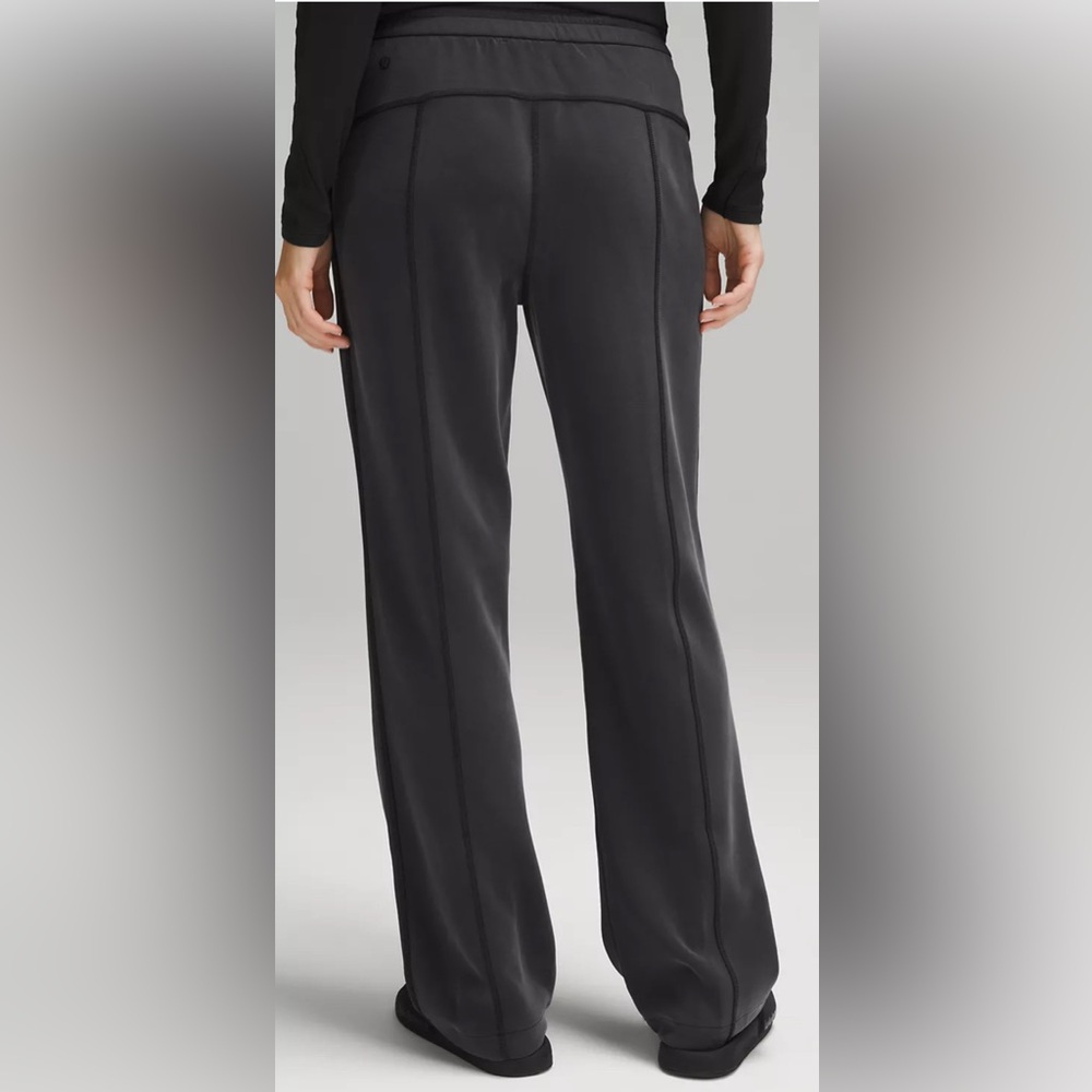 NWOT Lululemon Softstreme High-Rise Pant Black